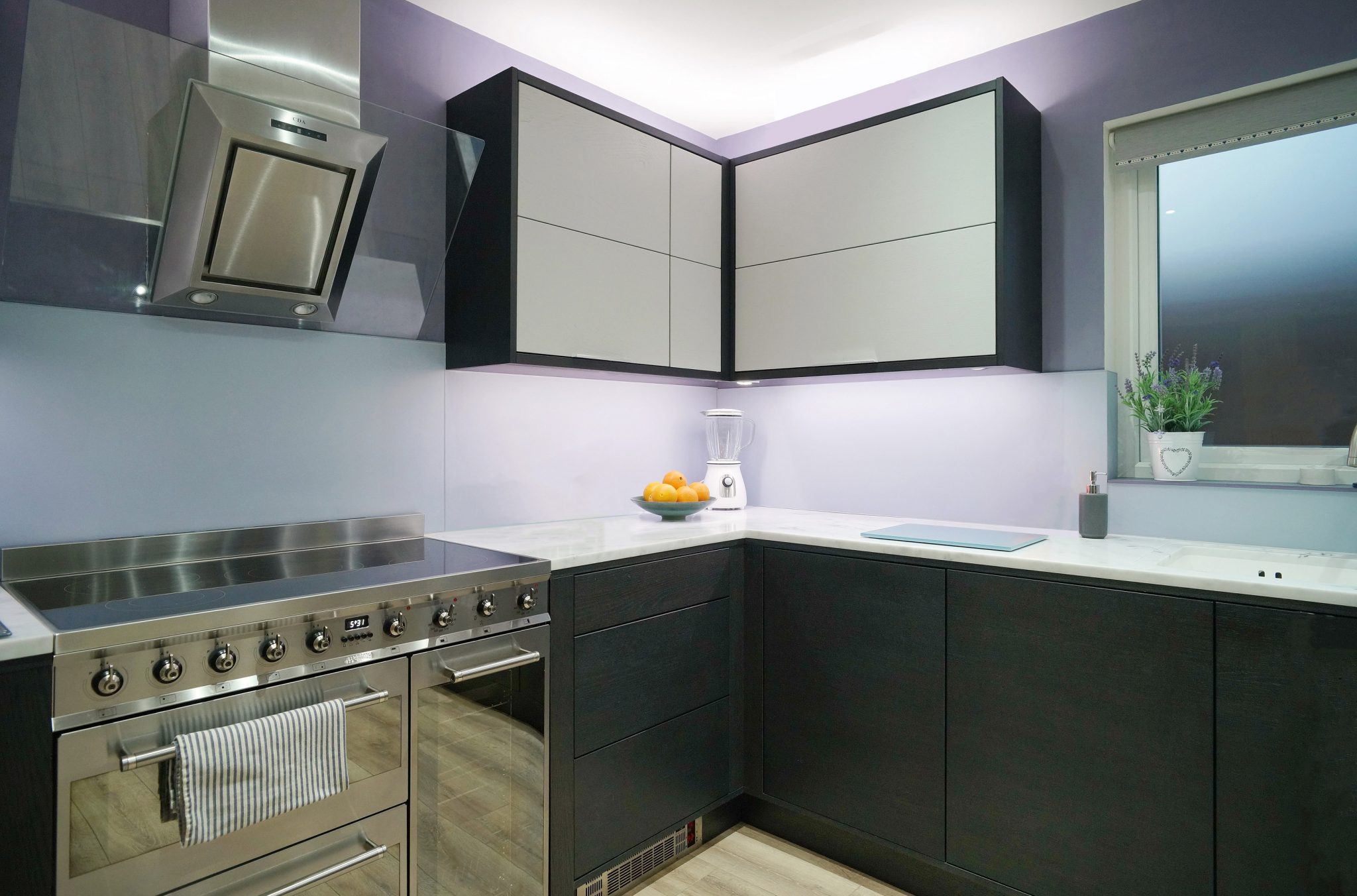 Brushed glass splashback