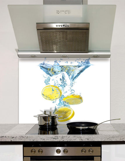 Picture of Sliced lemons in water splashback