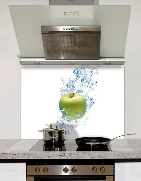 Picture of Apple in water Splashback